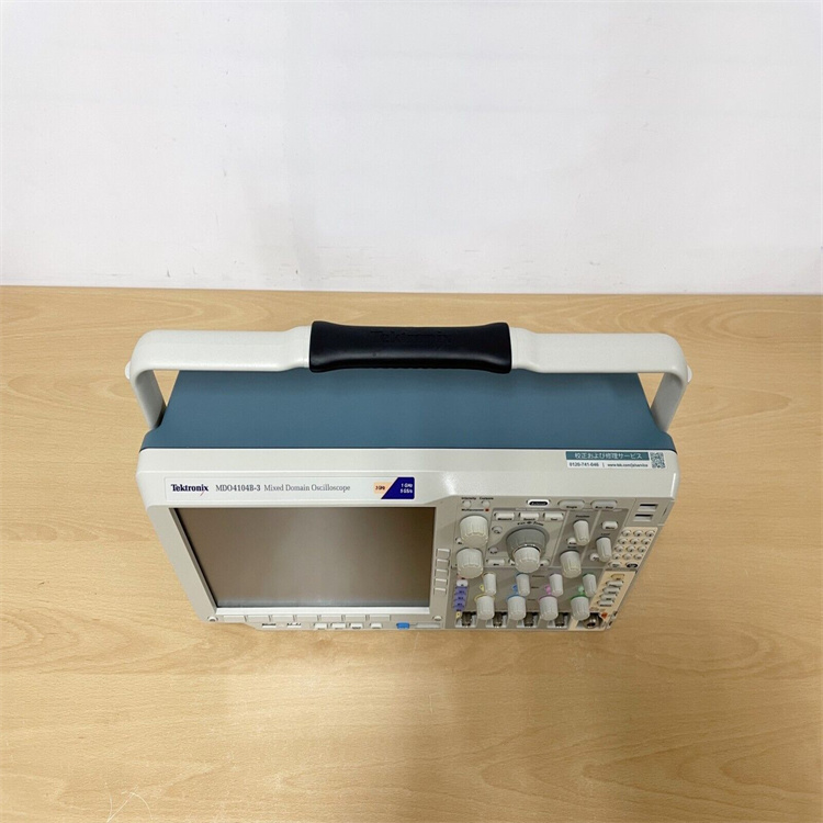 MDO4104B-3.jpg