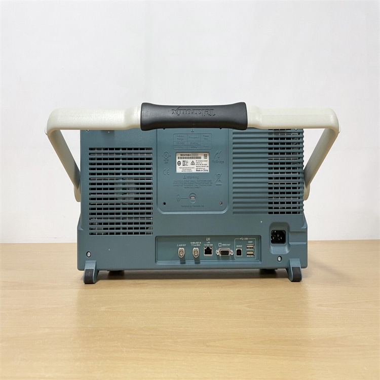 MDO4104B-4.jpg