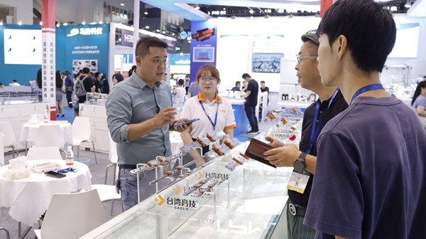 滚珠导轨在工业制造领域如何实现高效运行？