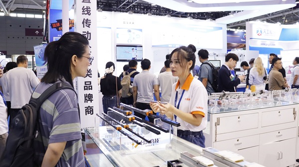 如何减少微型导轨表面破损情况？